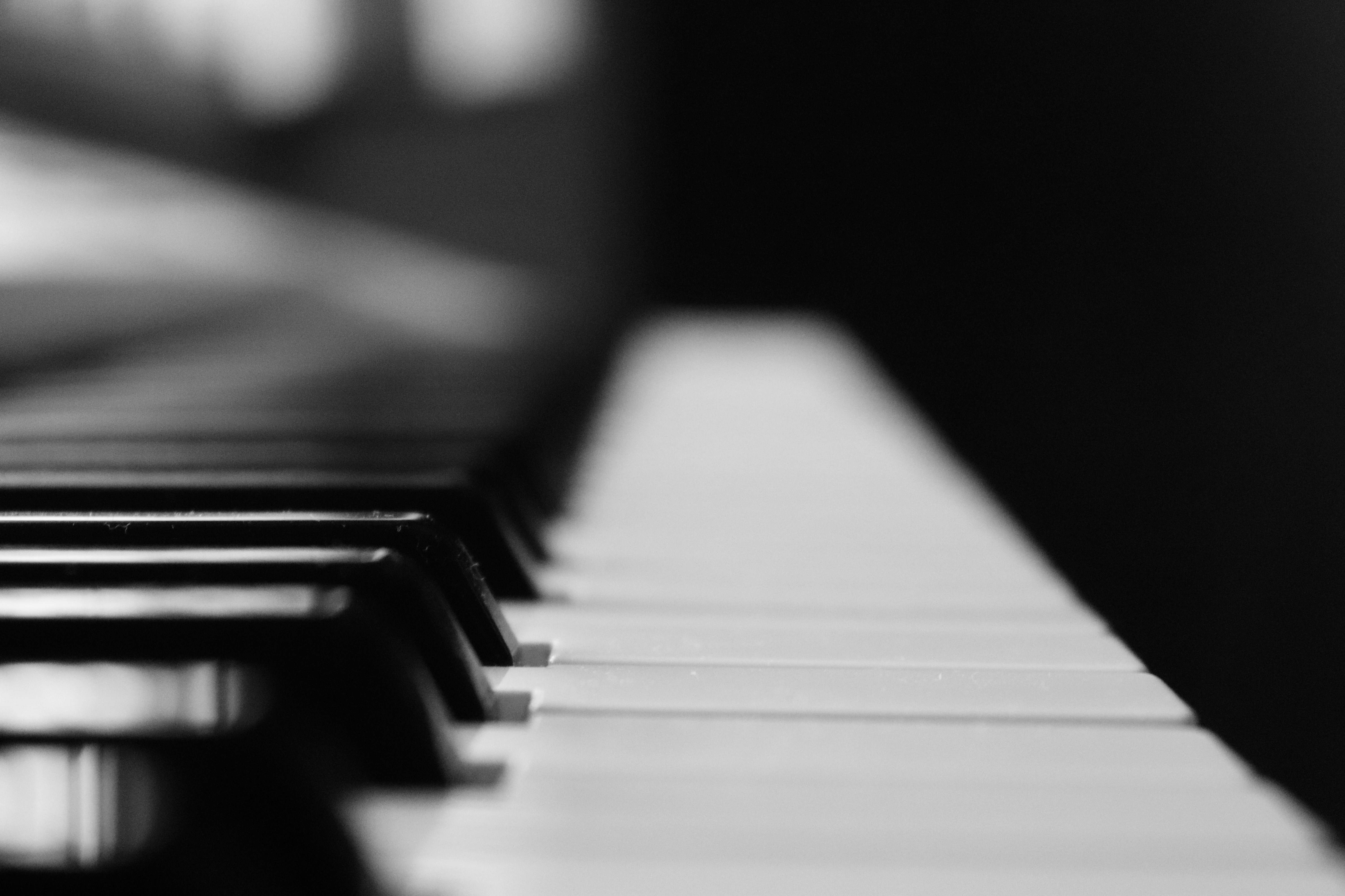 Touches de piano noir et blanc